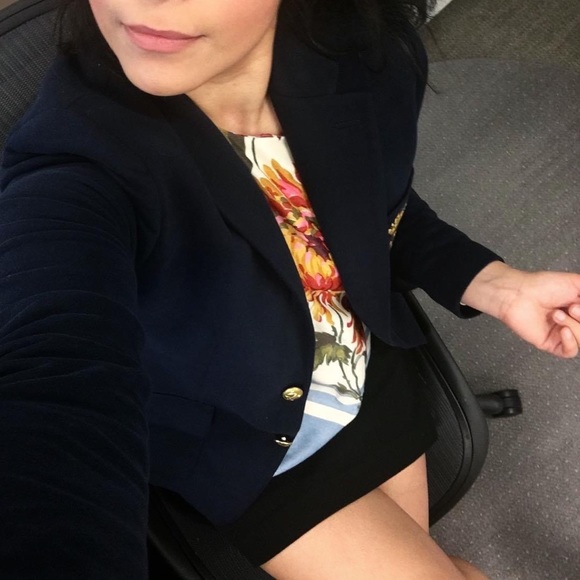 Banana Republic Black Stretch Pencil Skirt (size 8) - Picture 9 of 9